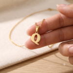 Delicate Initial 'Q' Pendant Necklace - Image 4